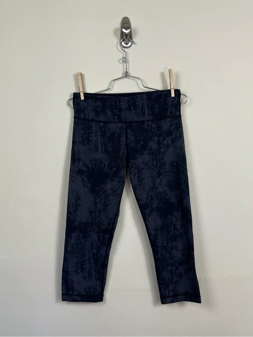 lululemon athletica Dark Charcoal Tie-Dye Capri Leggings